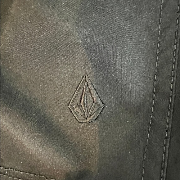 Boys Shorts | Size 12 / 26 Waist | Volcom Surf & Turf 4-way Stretch | Black - Picture 5 of 6